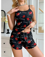 Siyah Öpücük Desenli Şortlu Pijama Takımı